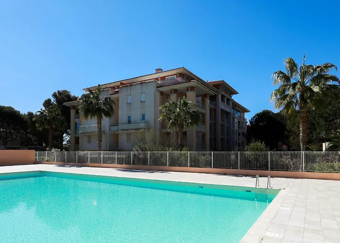 Apartment Les Calanques Du Parc-9 By Interhome Saint Aygulf